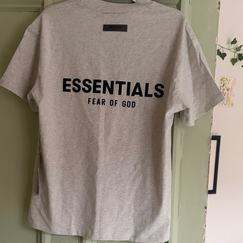 Essentials tee - Picture 4 of 7